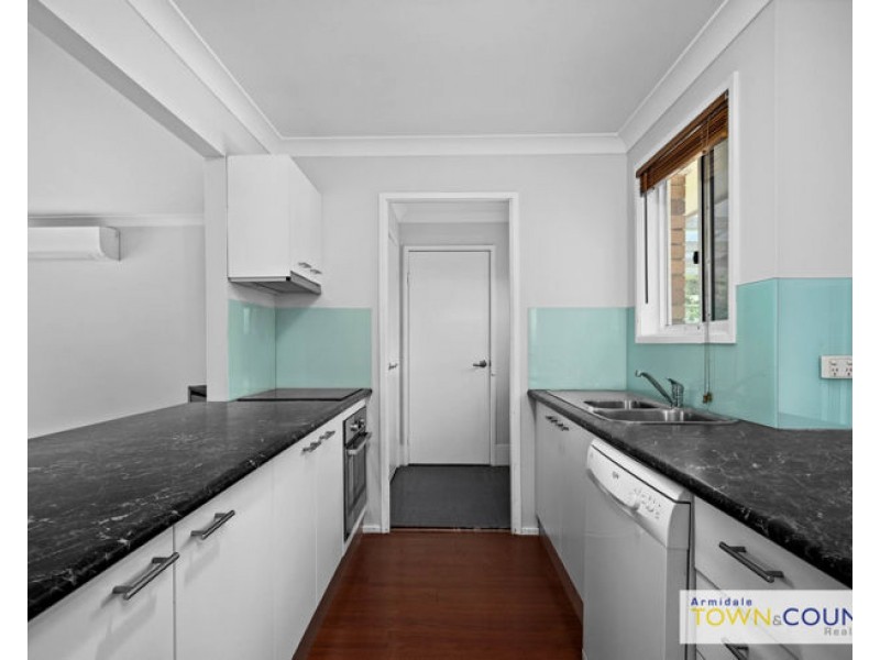 6 Centennial Close, Armidale NSW 2350