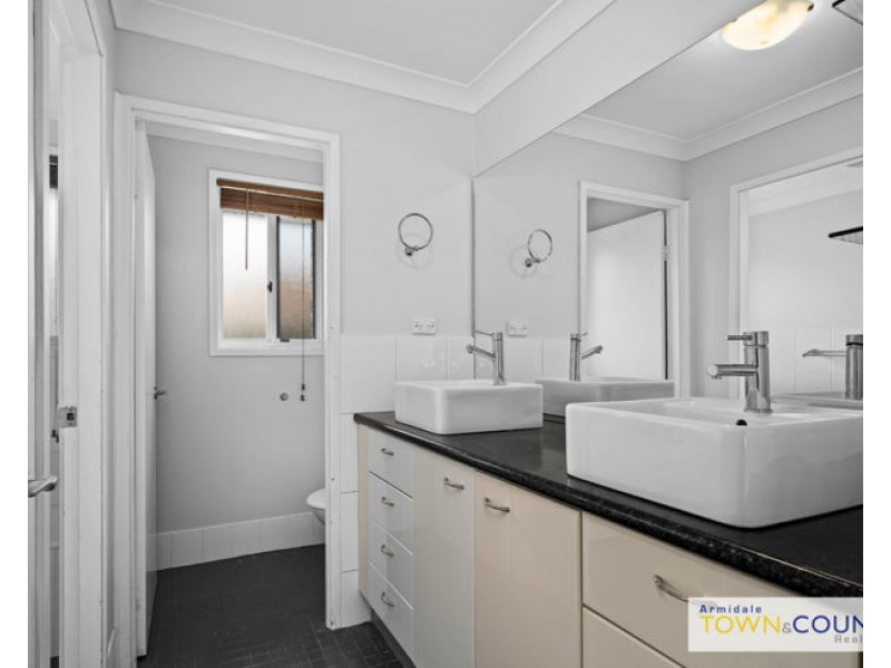 6 Centennial Close, Armidale NSW 2350