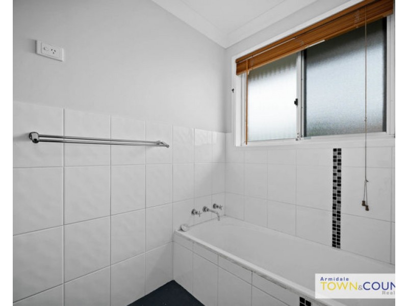 6 Centennial Close, Armidale NSW 2350