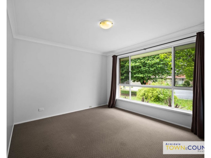 6 Centennial Close, Armidale NSW 2350