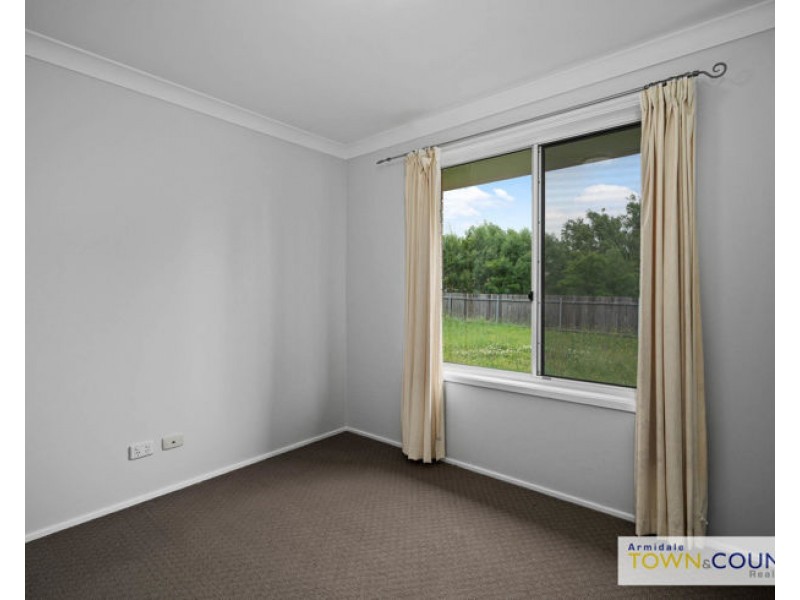 6 Centennial Close, Armidale NSW 2350