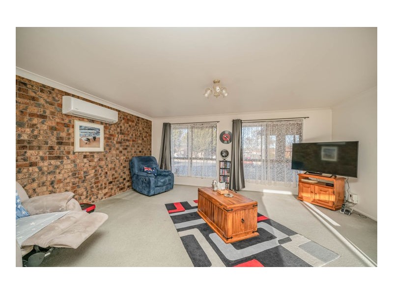 6 Evangelene Crescent, Armidale NSW 2350
