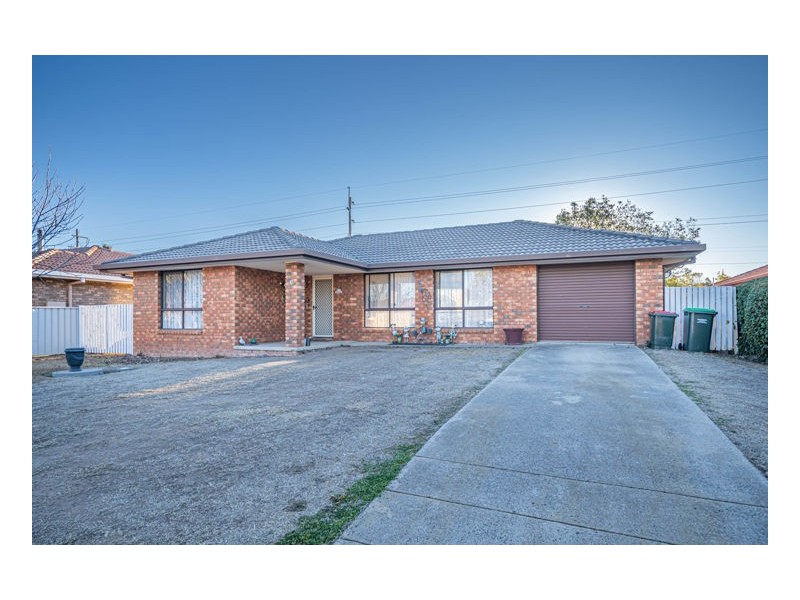 6 Evangelene Crescent, Armidale NSW 2350