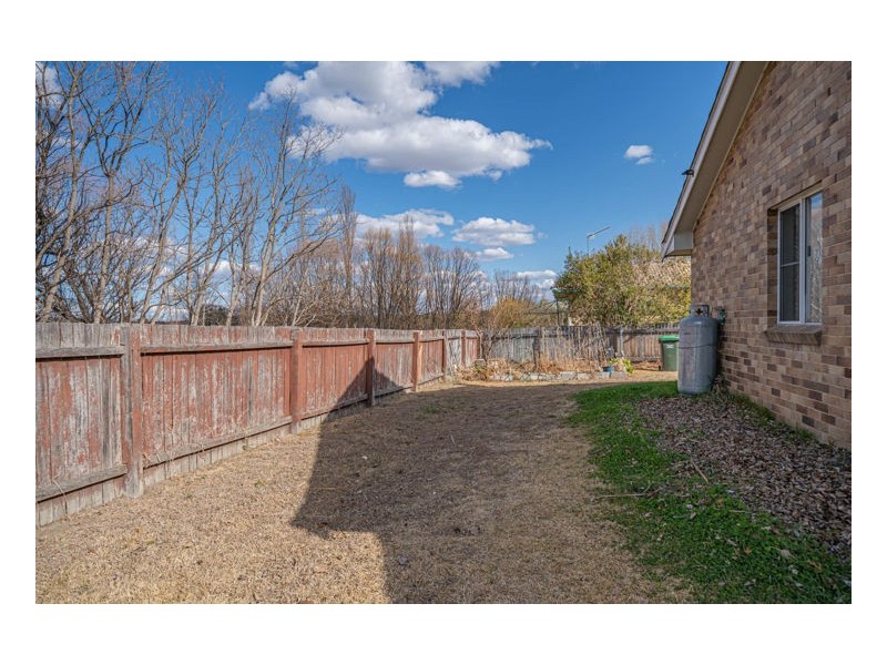 8 Centennial Close, Armidale NSW 2350