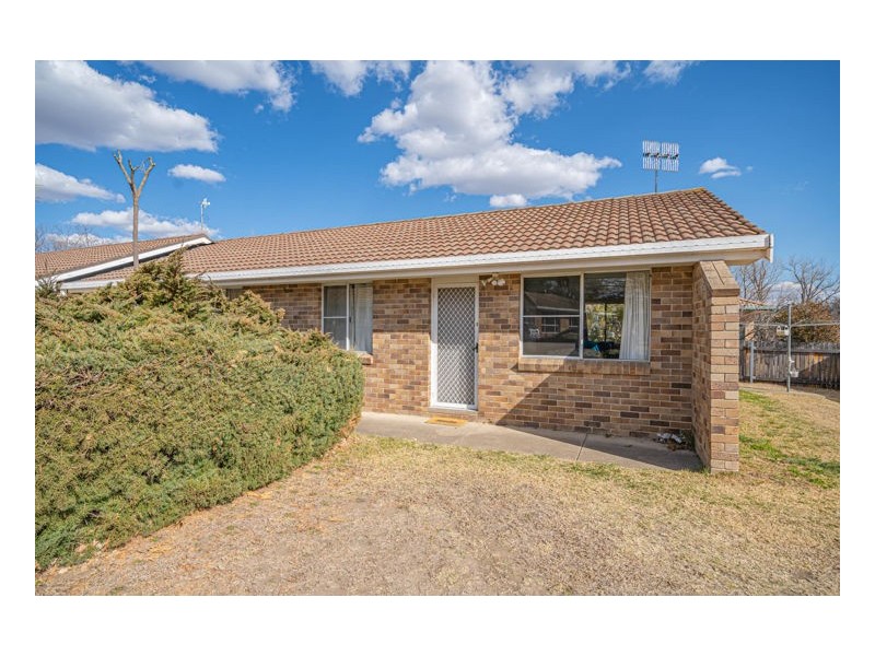 8 Centennial Close, Armidale NSW 2350