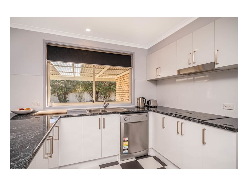 16 Verna Close, Armidale NSW 2350