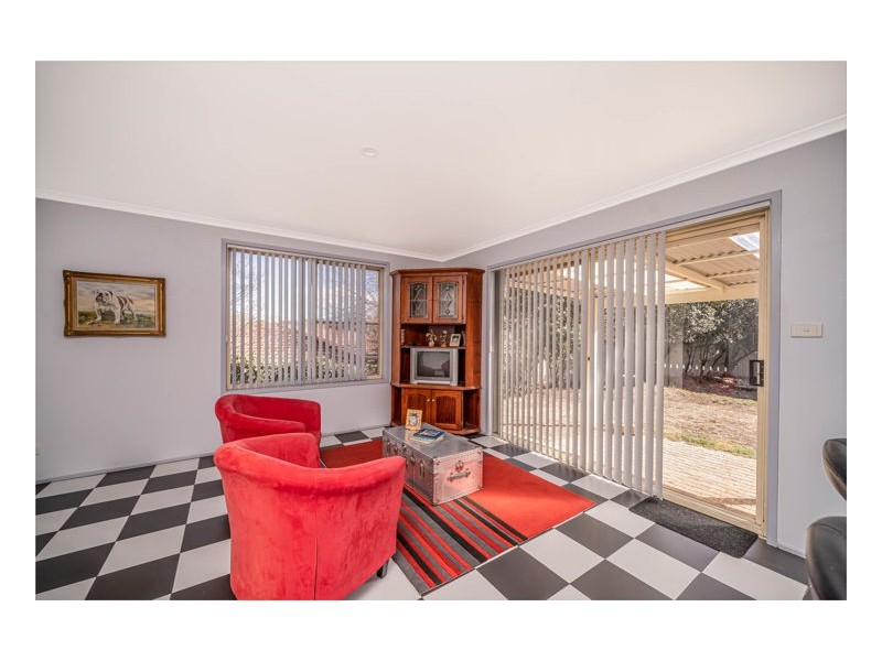 16 Verna Close, Armidale NSW 2350