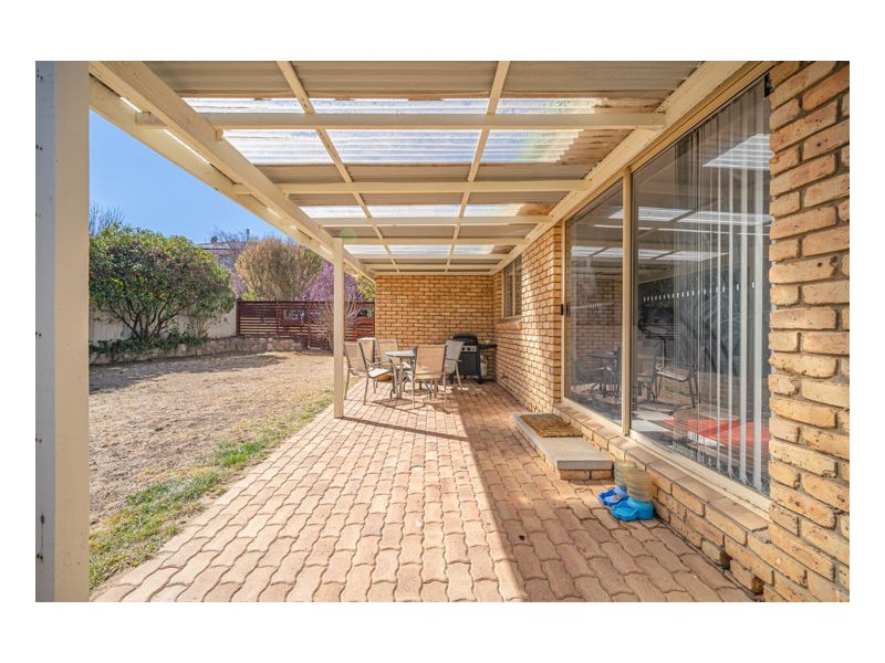 16 Verna Close, Armidale NSW 2350