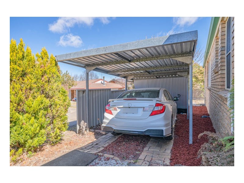 16 Verna Close, Armidale NSW 2350