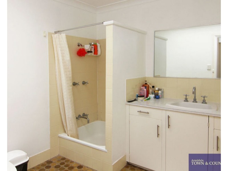 1/4 Wade Avenue, Armidale NSW 2350