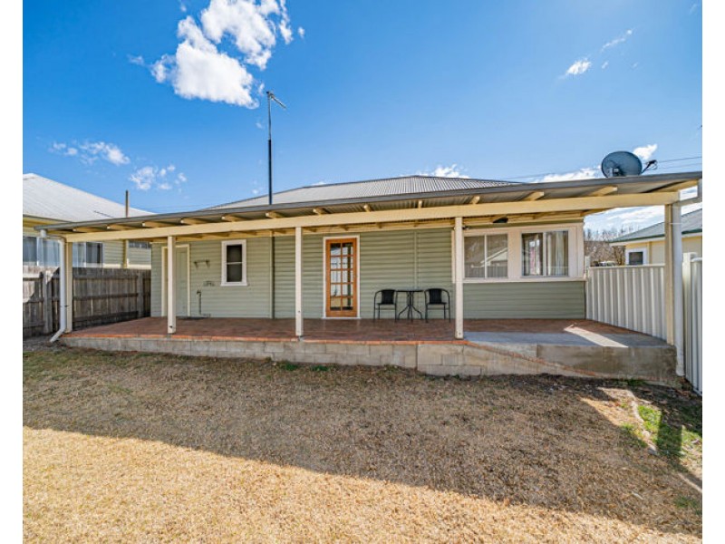 75 Douglas Street, Armidale NSW 2350