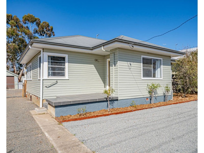 75 Douglas Street, Armidale NSW 2350
