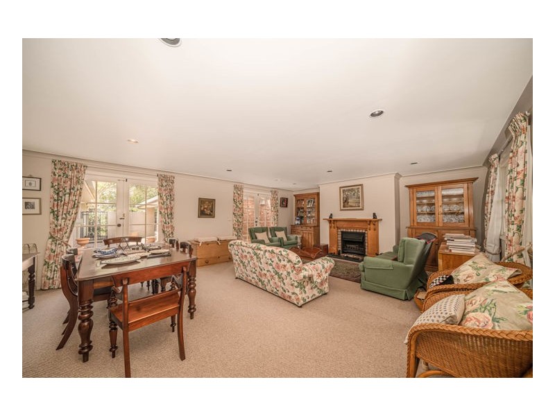 28 Crest Road, Armidale NSW 2350