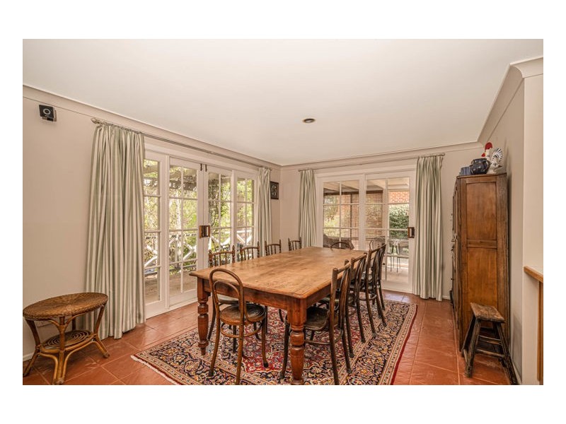 28 Crest Road, Armidale NSW 2350