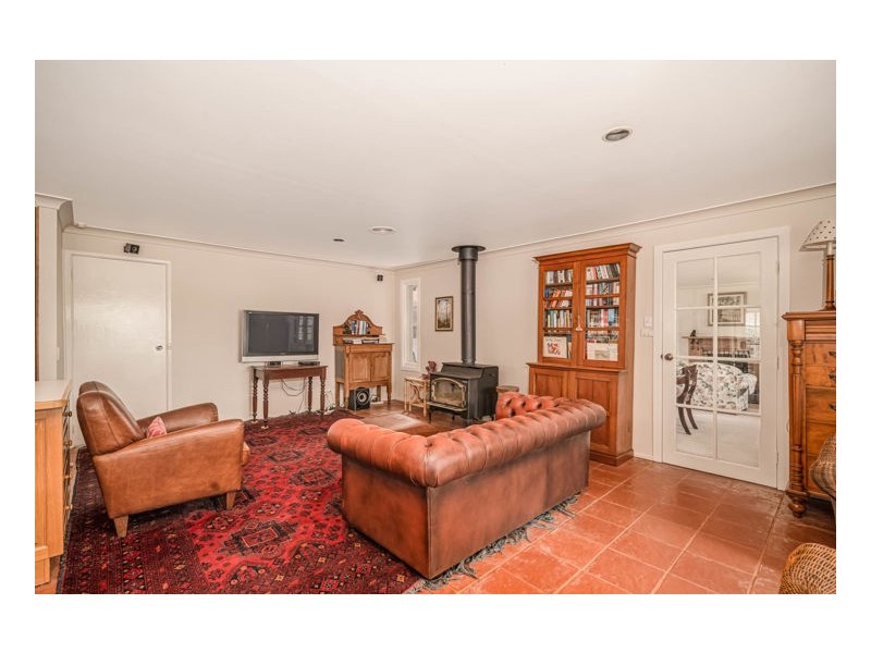 28 Crest Road, Armidale NSW 2350