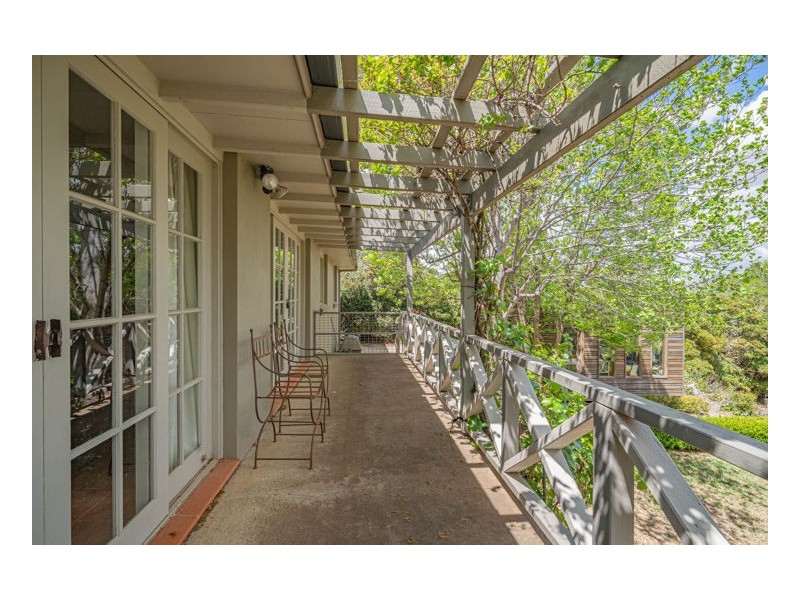 28 Crest Road, Armidale NSW 2350