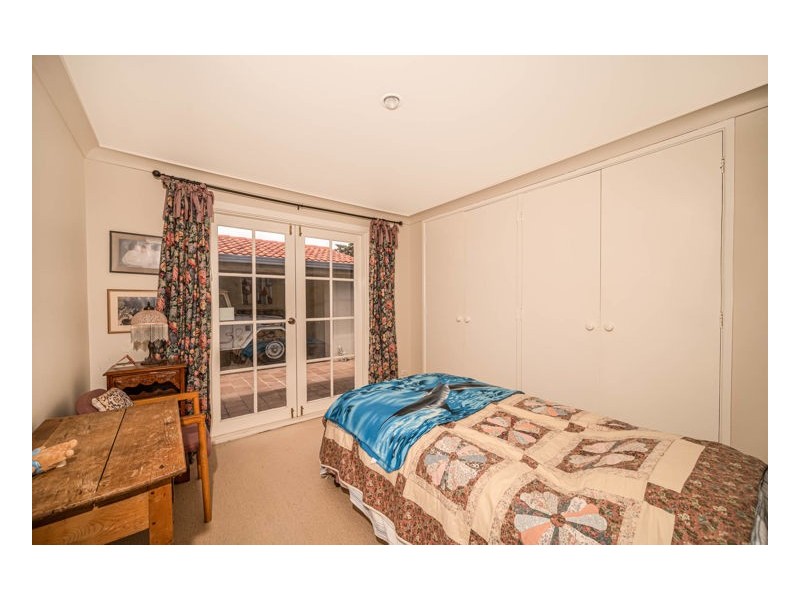 28 Crest Road, Armidale NSW 2350