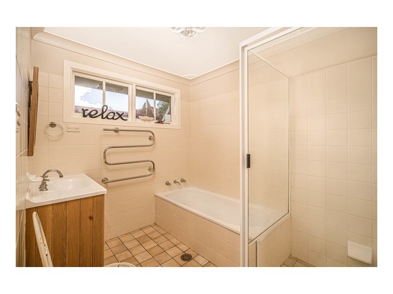 28 Crest Road, Armidale NSW 2350