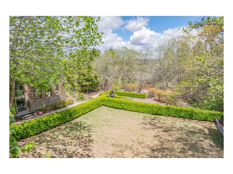 28 Crest Road, Armidale NSW 2350