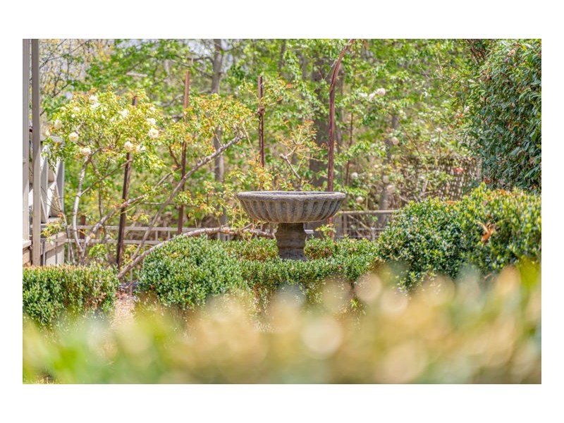 28 Crest Road, Armidale NSW 2350