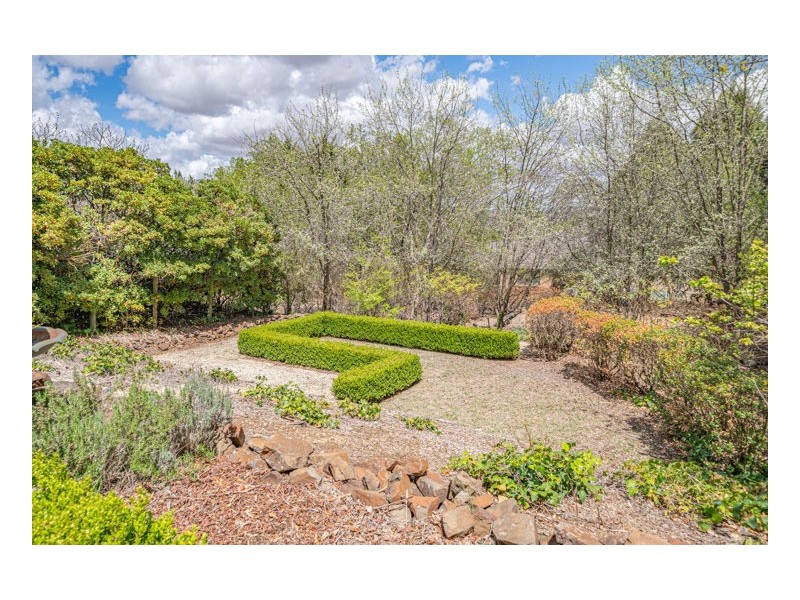 28 Crest Road, Armidale NSW 2350