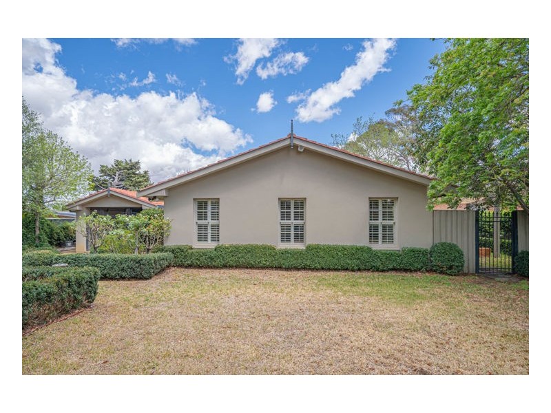 28 Crest Road, Armidale NSW 2350