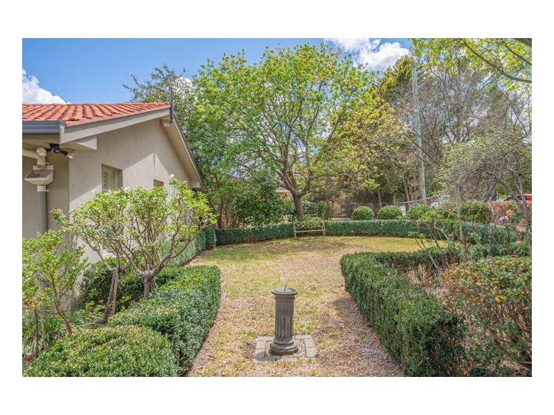 28 Crest Road, Armidale NSW 2350