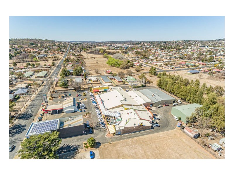 Shop 3/4-12 Queen Elizabeth Drive, Armidale NSW 2350