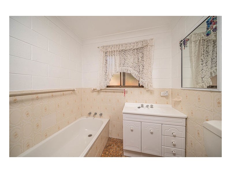 2 Moyes Street, Armidale NSW 2350