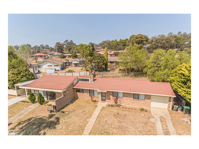 2 Moyes Street, Armidale NSW 2350