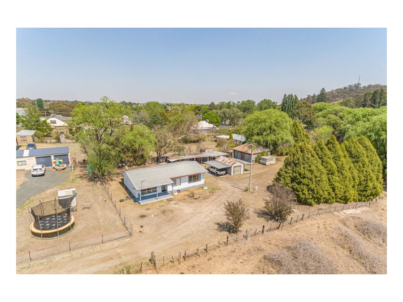 10 Queen Street, Uralla NSW 2358