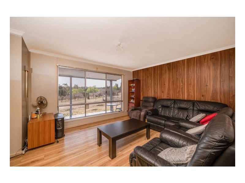 10 Queen Street, Uralla NSW 2358