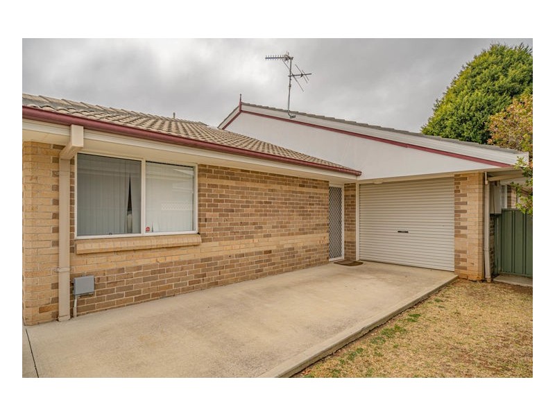 13B Grills Place, Armidale NSW 2350