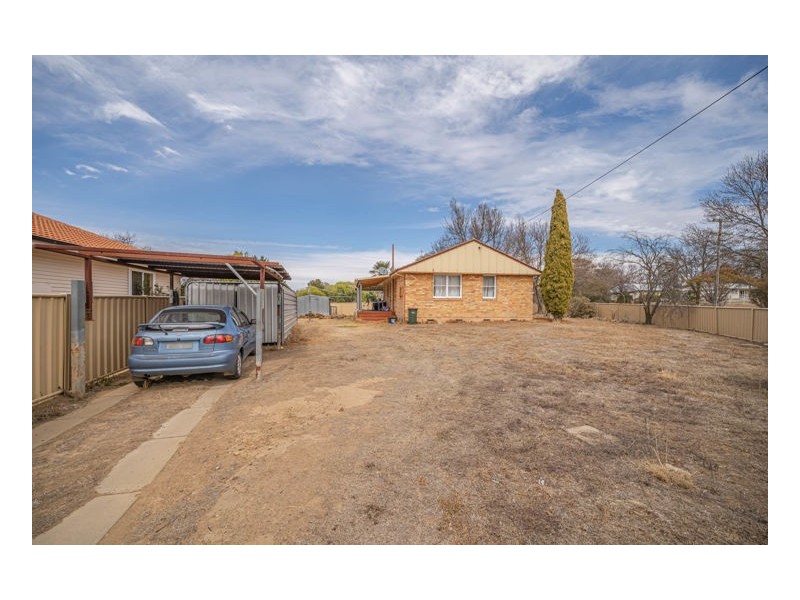 26 McBean Avenue, Armidale NSW 2350