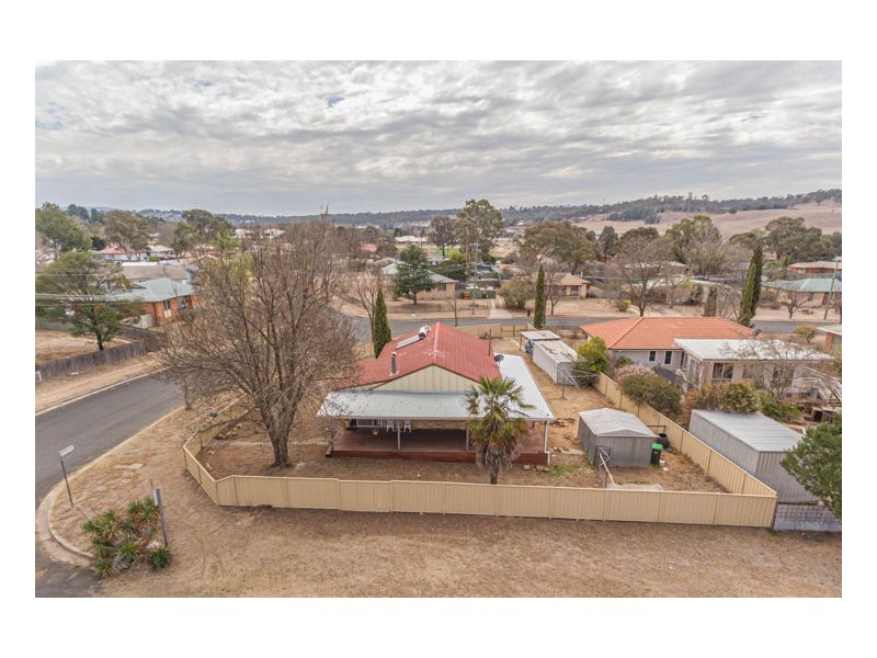 26 McBean Avenue, Armidale NSW 2350