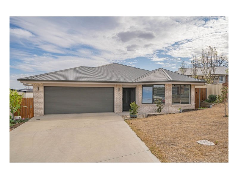 7A Bill Watson Court, Armidale NSW 2350