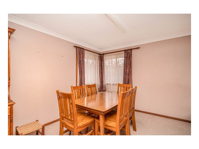 24 Ishbell Drive, Armidale NSW 2350