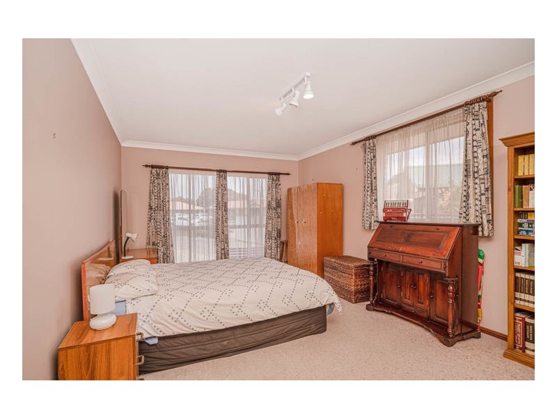 24 Ishbell Drive, Armidale NSW 2350