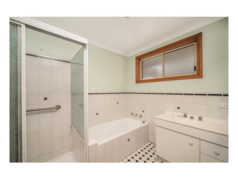 24 Ishbell Drive, Armidale NSW 2350