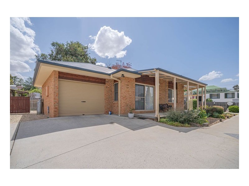 104a Donnelly Street, Armidale NSW 2350