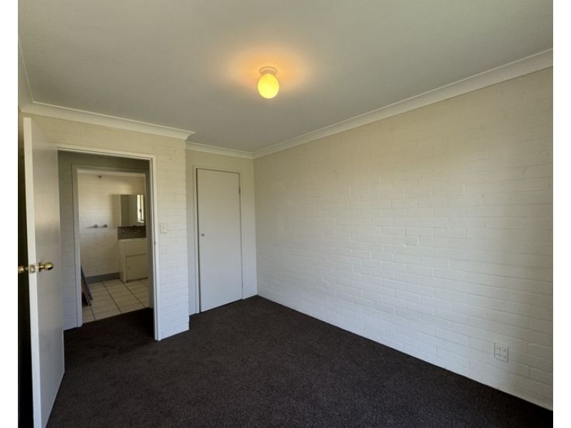 2/11 Centennial Close, Armidale NSW 2350
