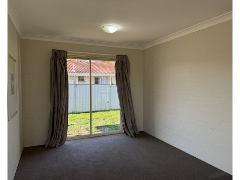 2/11 Centennial Close, Armidale NSW 2350