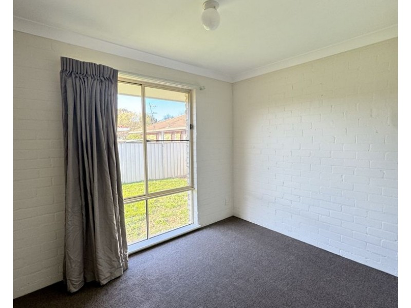 2/11 Centennial Close, Armidale NSW 2350