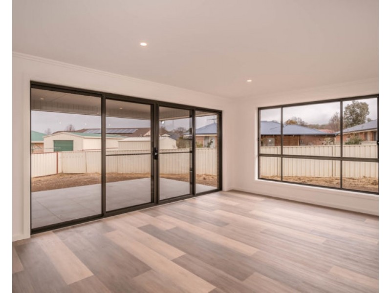 6 Albion Close, Armidale NSW 2350