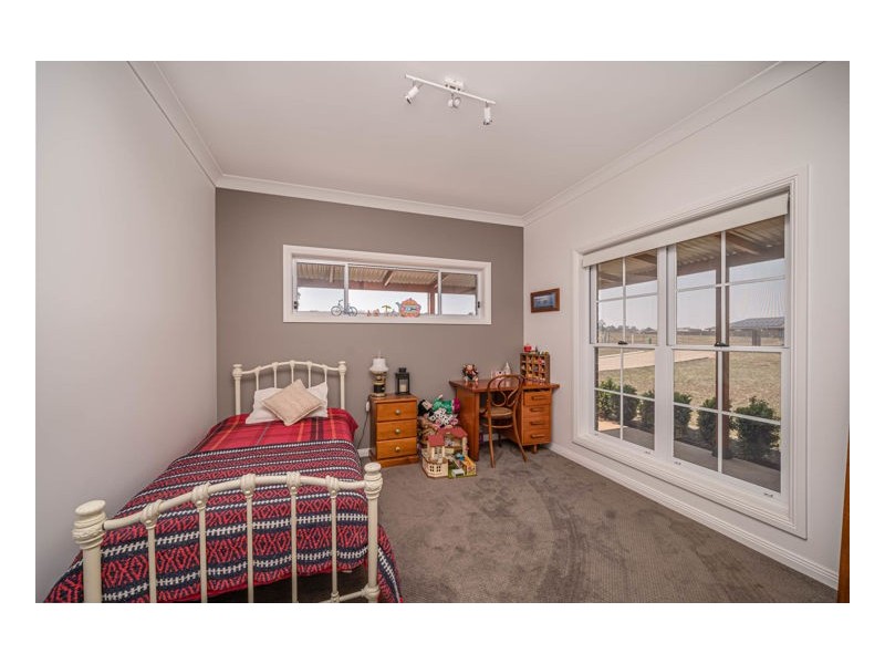 46 Grandview Crescent, Armidale NSW 2350
