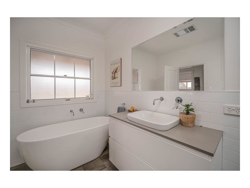 46 Grandview Crescent, Armidale NSW 2350