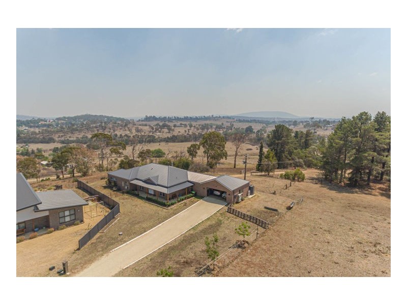 46 Grandview Crescent, Armidale NSW 2350