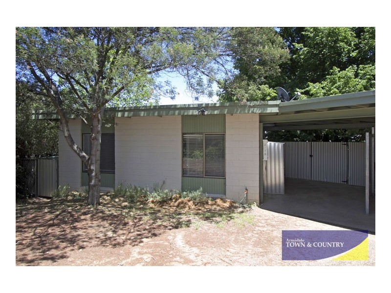 2/18 Nyssa Street, Armidale NSW 2350