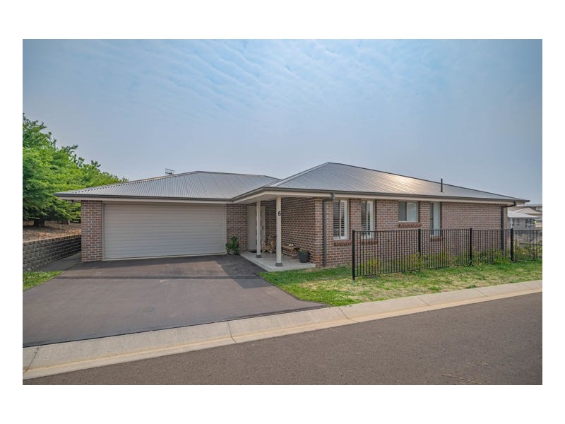 6/ 22 Freeman Crescent, Armidale NSW 2350