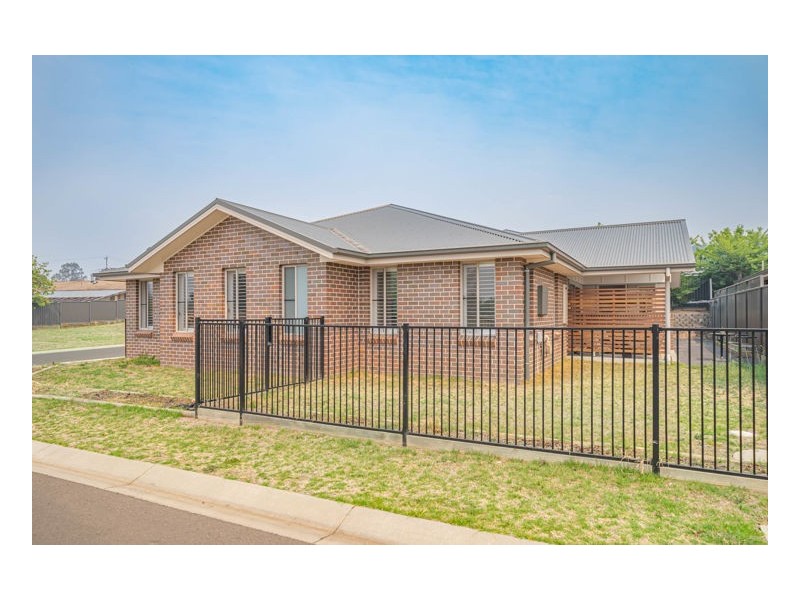 6/ 22 Freeman Crescent, Armidale NSW 2350